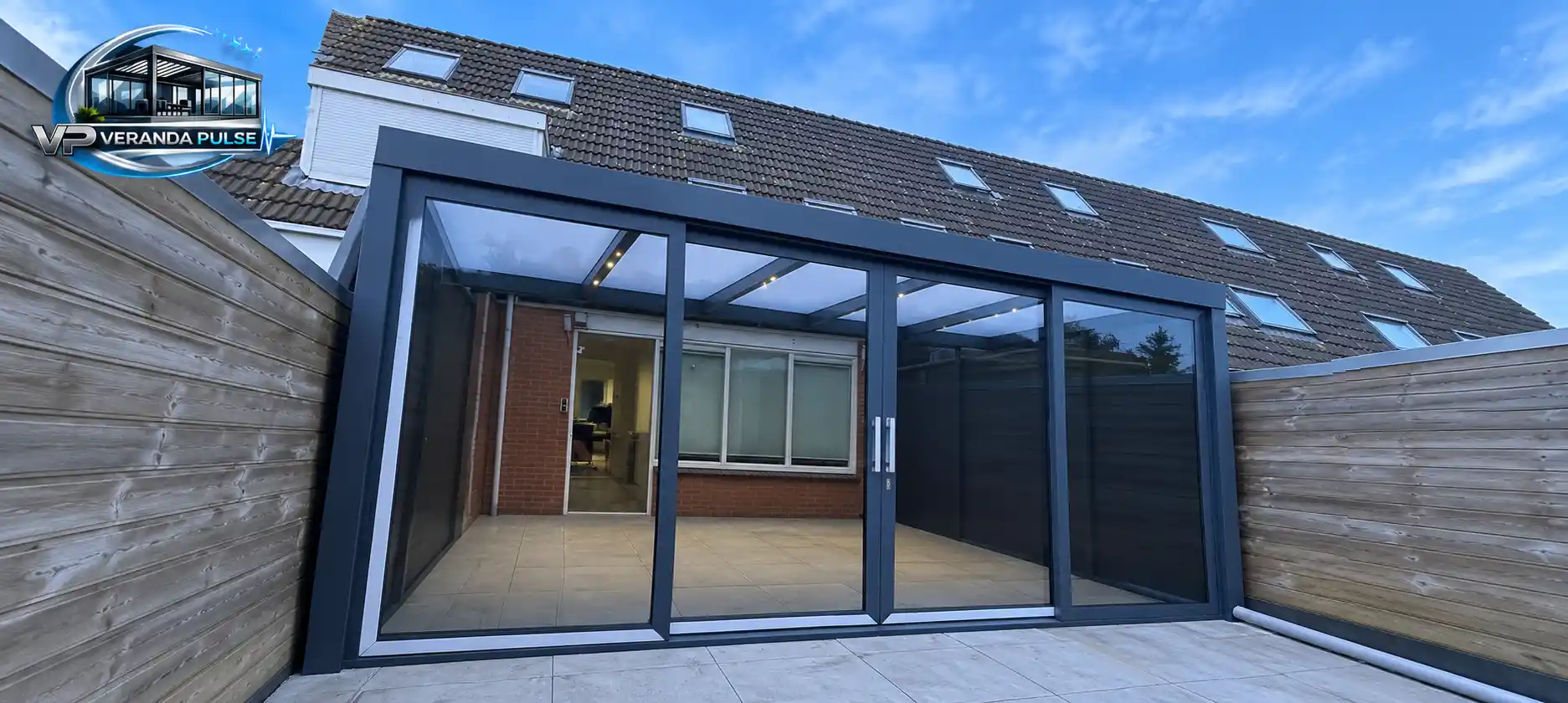Enclosed Aluminium Garden Veranda 1